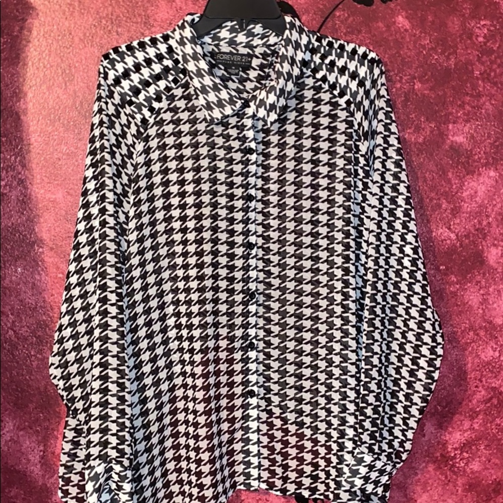 Forever 21 1X Black and White Blouse